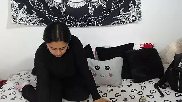 emily_n_abby from StripChat is Freechat