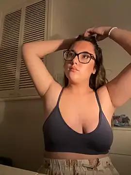 EmilyEast from StripChat is Freechat
