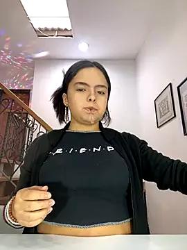 EmilyHarperr from StripChat is Freechat