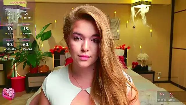 EmilyWhispers from StripChat is Freechat