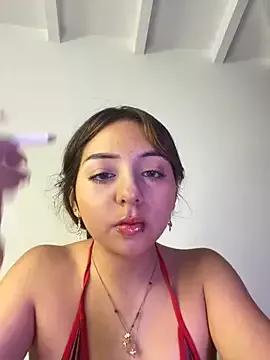 EmilyyGomezz from StripChat is Freechat