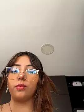 EmilyyGomezz from StripChat is Freechat