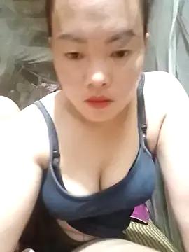emilyzz from StripChat is Freechat