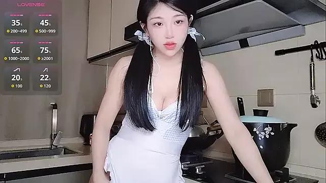 Emma-818 from StripChat is Freechat