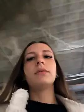 emma4xxx from StripChat is Freechat