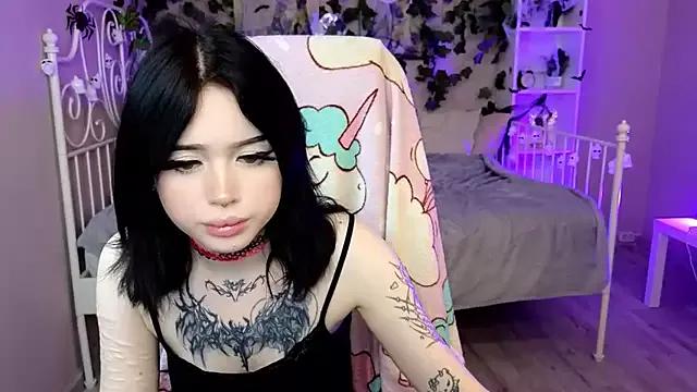 Emma_Kirks from StripChat is Freechat