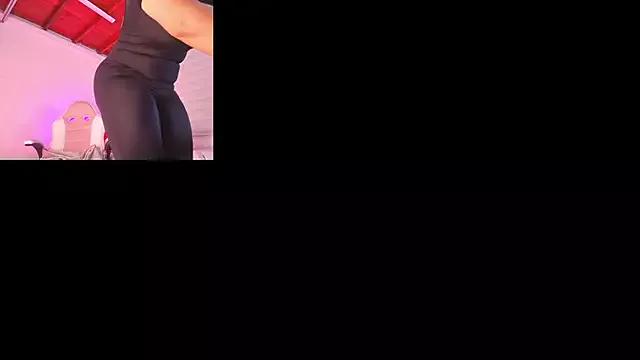 emma_madi from StripChat is Freechat