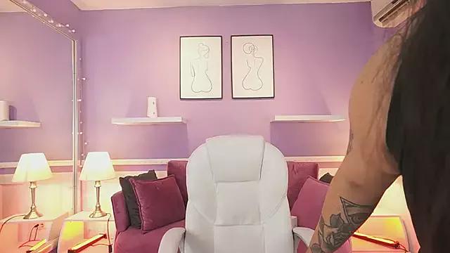 Check out our webcam shows gallery and message on a personal level with our sweet squirt cams hosts, showing off their natural physiques and sex toys.
