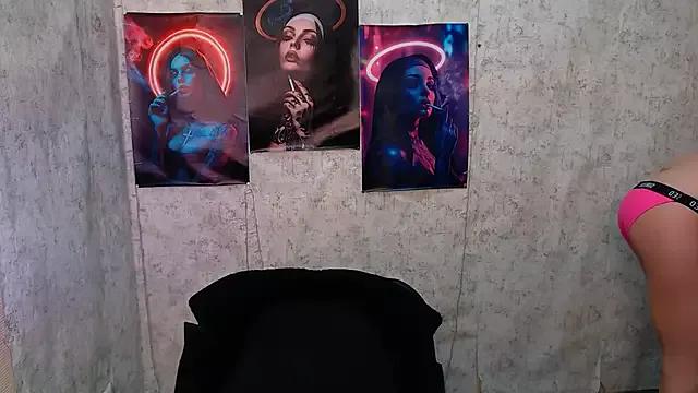 Check out our webcam shows gallery and message on a personal level with our sweet squirt cams hosts, showing off their natural physiques and sex toys.