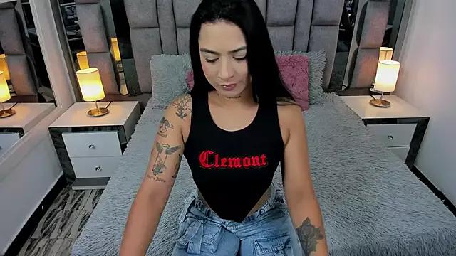 Check out our webcam shows gallery and message on a personal level with our sweet squirt cams hosts, showing off their natural physiques and sex toys.