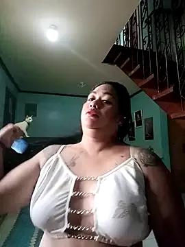 EmmaKantutera from StripChat is Freechat