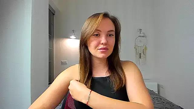 EmmaNorman from StripChat is Freechat