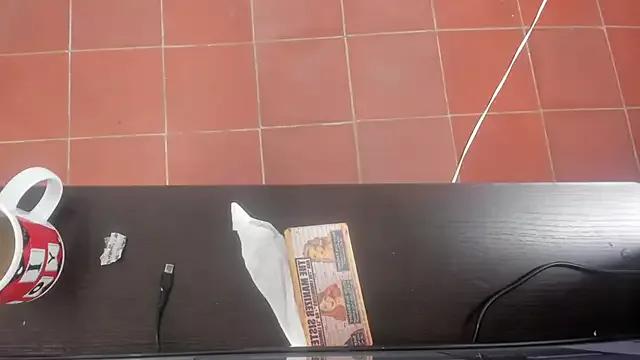 EmmaSweetCol from StripChat is Freechat