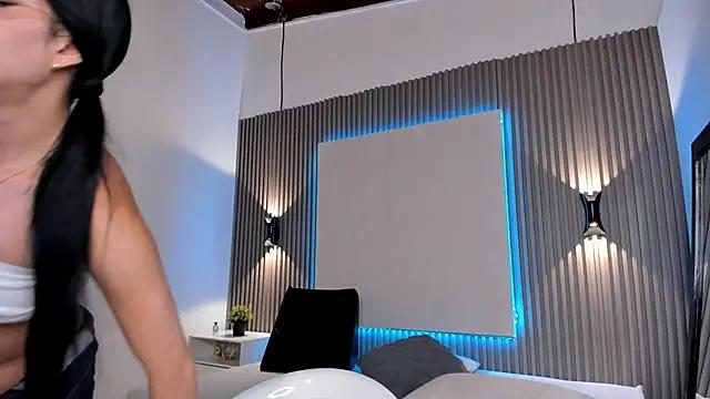 Emmazc_ from StripChat is Freechat