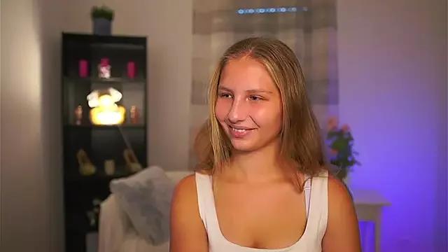 emmie_murray from StripChat is Freechat