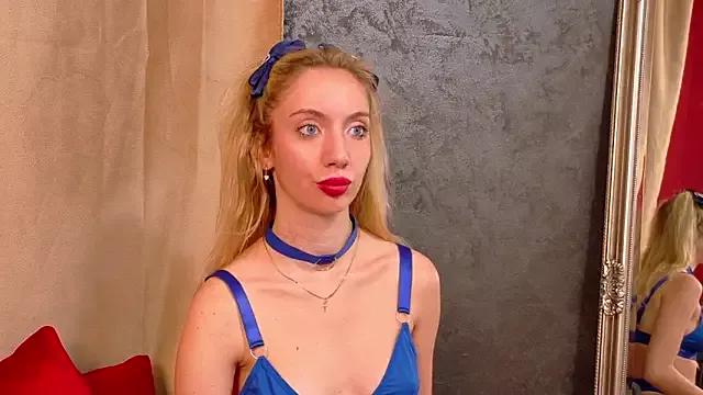 Emmilly_ from StripChat is Freechat