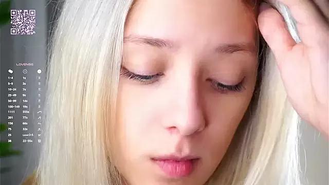 EngelFugler from StripChat is Freechat