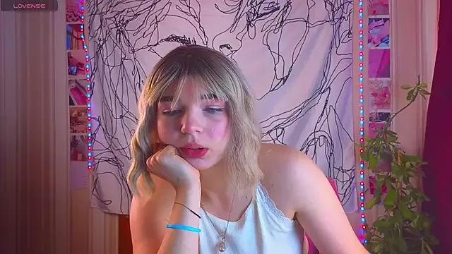 Check out our webcam shows gallery and message on a personal level with our sweet squirt cams hosts, showing off their natural physiques and sex toys.