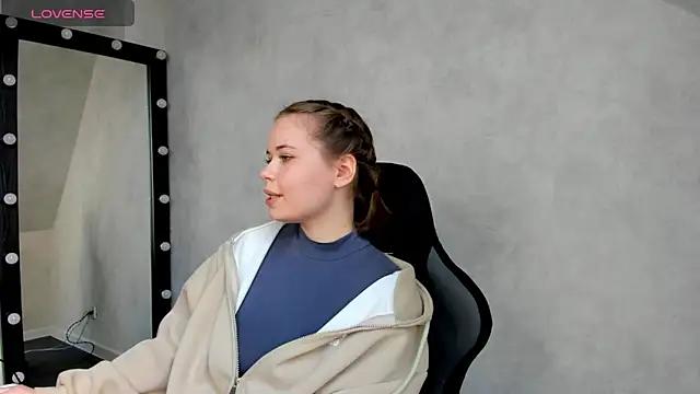 EricaElliott from StripChat is Freechat
