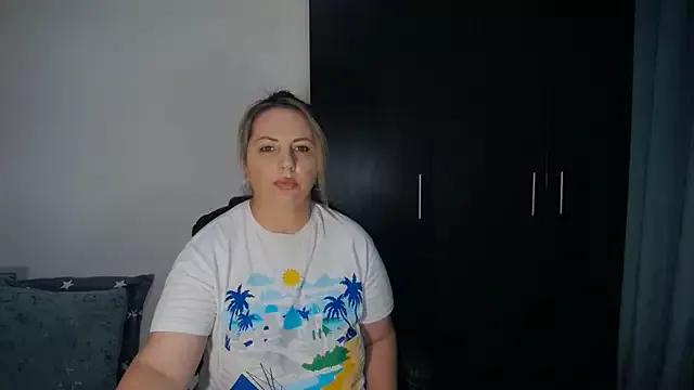 erikaerika from StripChat is Freechat