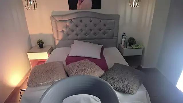 Check out our webcam shows gallery and message on a personal level with our sweet squirt cams hosts, showing off their natural physiques and sex toys.