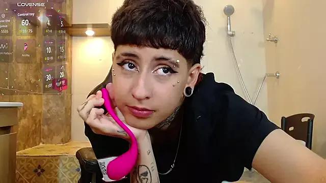 Ethan_lennox from StripChat is Freechat