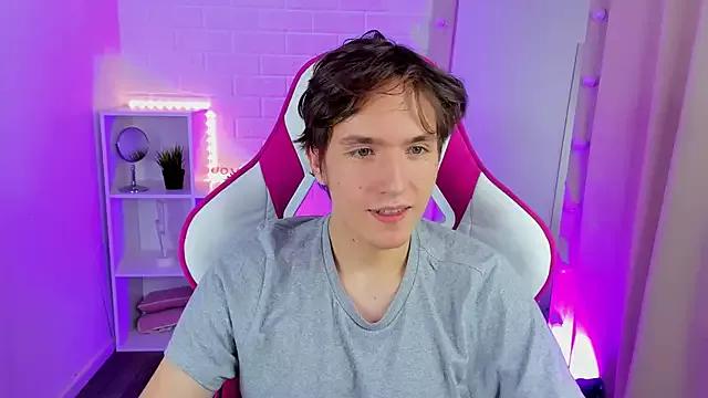 Ethansinful from StripChat is Freechat