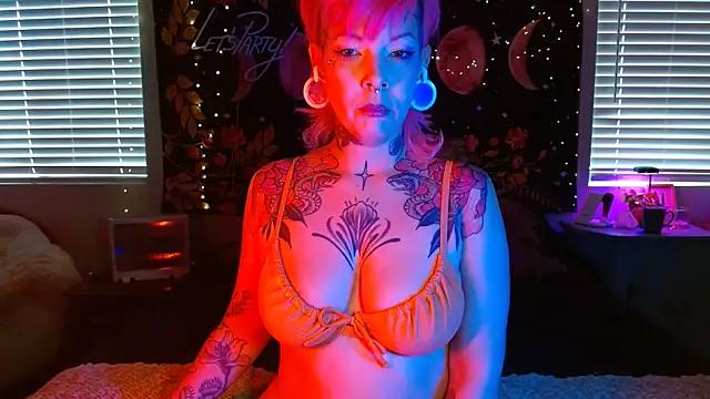 Check out our webcam shows gallery and message on a personal level with our sweet squirt cams hosts, showing off their natural physiques and sex toys.