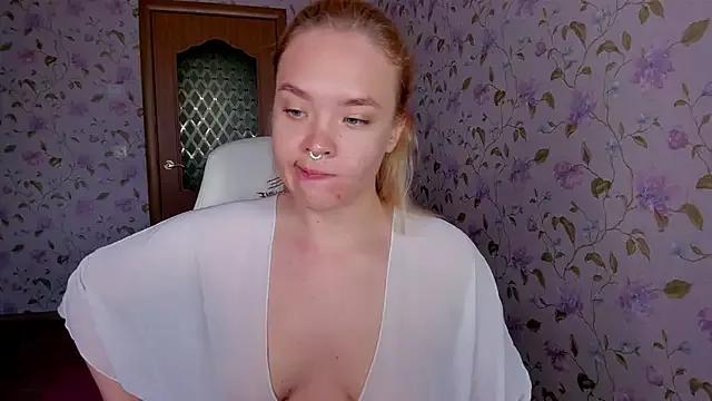 EvelinaDarling from StripChat is Freechat