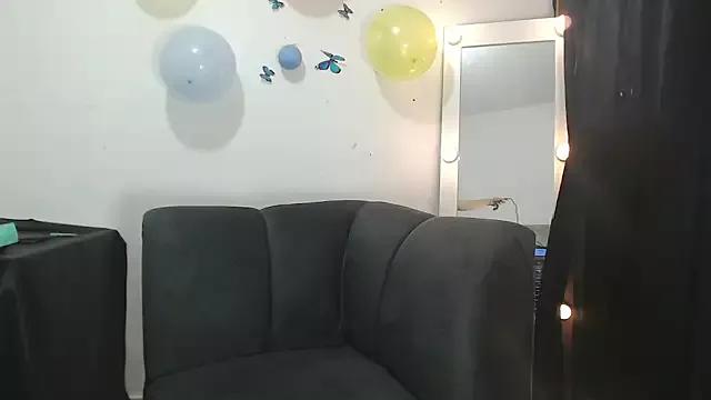evelyn_blake from StripChat is Freechat