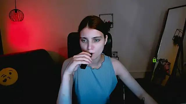 evelyn_muse from StripChat is Freechat