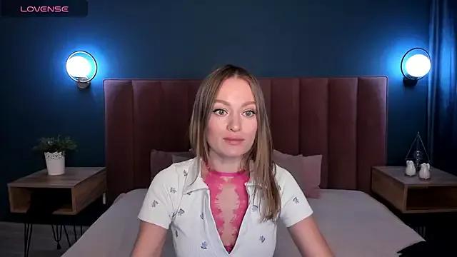EvelynPoole from StripChat is Freechat