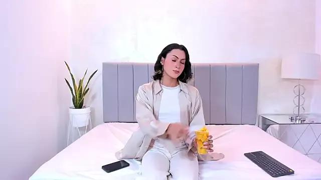 felicia_whitee from StripChat is Freechat