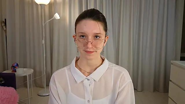 Fellissa from StripChat is Freechat