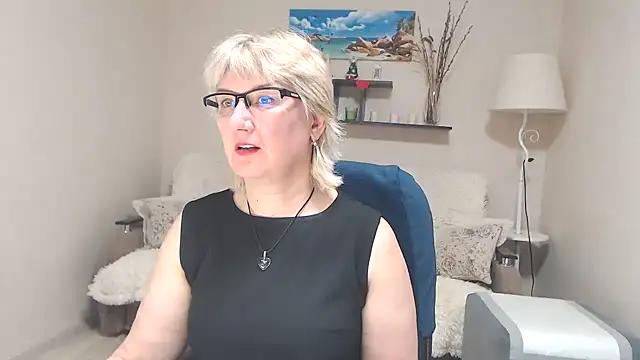 FleurMays from StripChat is Freechat