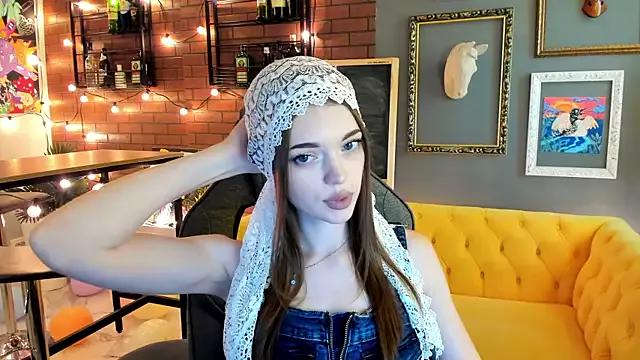 FlexyFox from StripChat is Freechat