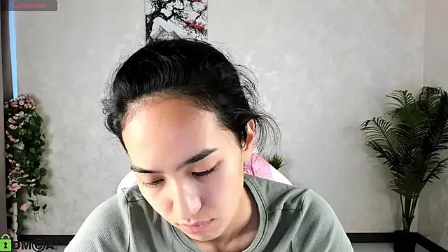FlirtyAura from StripChat is Freechat