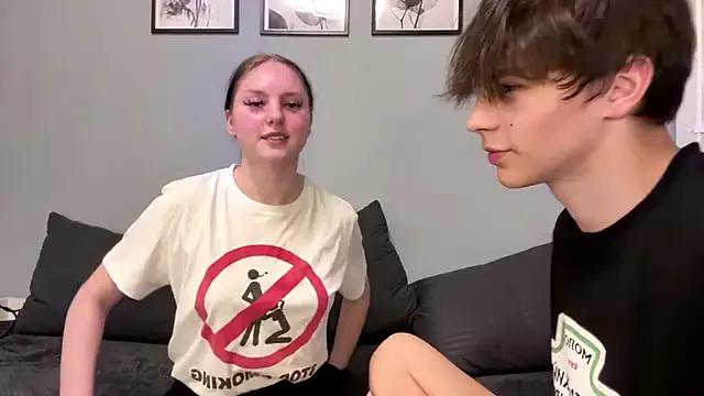 flowerscouple from StripChat is Freechat