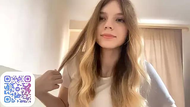 FruityXo from StripChat is Freechat