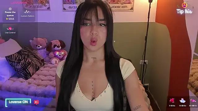 Check out our webcam shows gallery and message on a personal level with our sweet squirt cams hosts, showing off their natural physiques and sex toys.