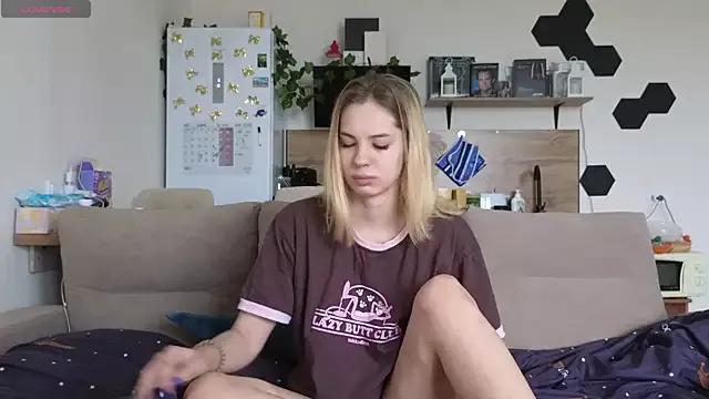 Check out our webcam shows gallery and message on a personal level with our sweet squirt cams hosts, showing off their natural physiques and sex toys.
