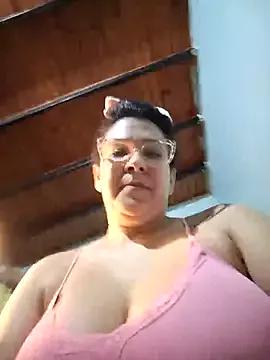 gitanadeluxe from StripChat is Freechat