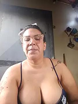 gitanadeluxe from StripChat is Freechat