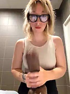 Giuliana_baby from StripChat is Freechat