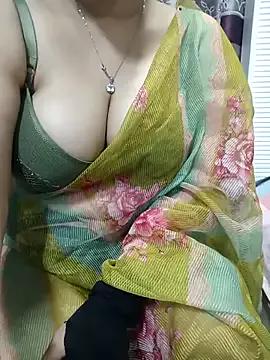 Glamour_queen from StripChat is Freechat