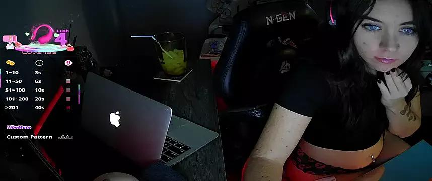 Check out our webcam shows gallery and message on a personal level with our sweet squirt cams hosts, showing off their natural physiques and sex toys.