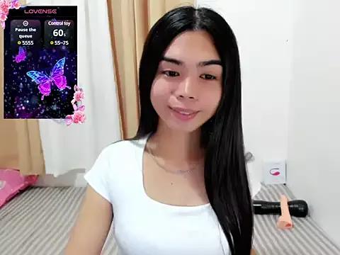 GoldahShine from StripChat is Freechat