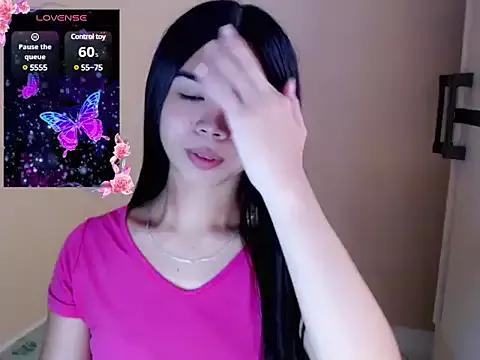 GoldahShine from StripChat is Freechat