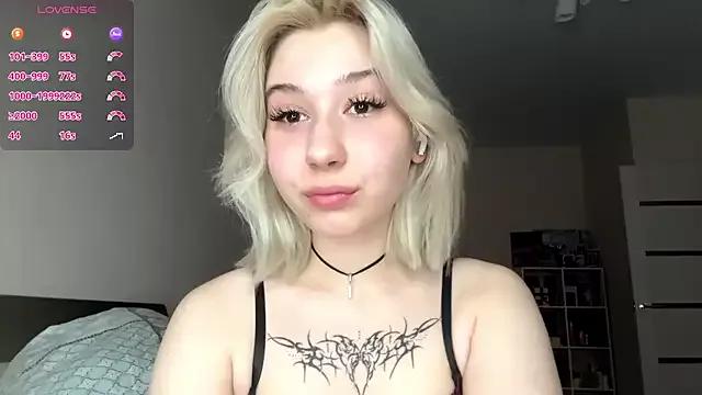 Golden_Vibe from StripChat is Freechat