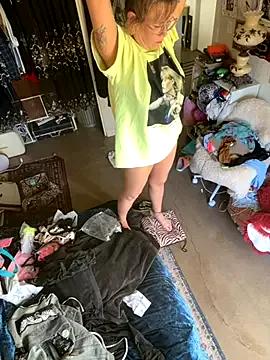 Check out our webcam shows gallery and message on a personal level with our sweet squirt cams hosts, showing off their natural physiques and sex toys.